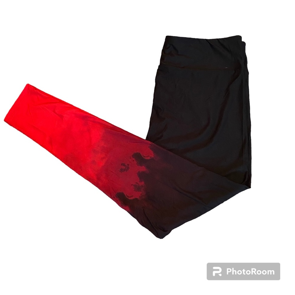 LuLaRoe Halloween red/black dipped leggings in women’s size TC (12-18)